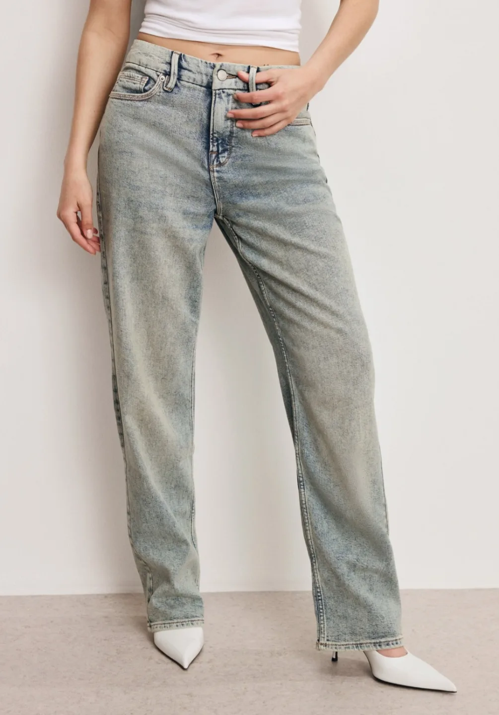 ❣️ Good American Petite 90s Jeans Size 2 Relaxed Fit - 26 x 28 image indicator(2)