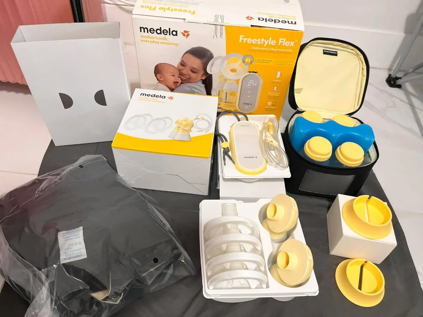 Medela Freestyle Flex Breast Pump Kit thumbnail