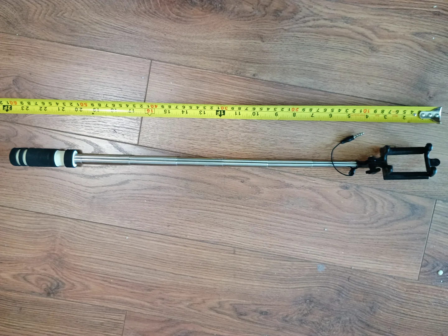 🏒👉 Travel- ready Extendable Selfie Stick with Phone Holder image indicator(4)