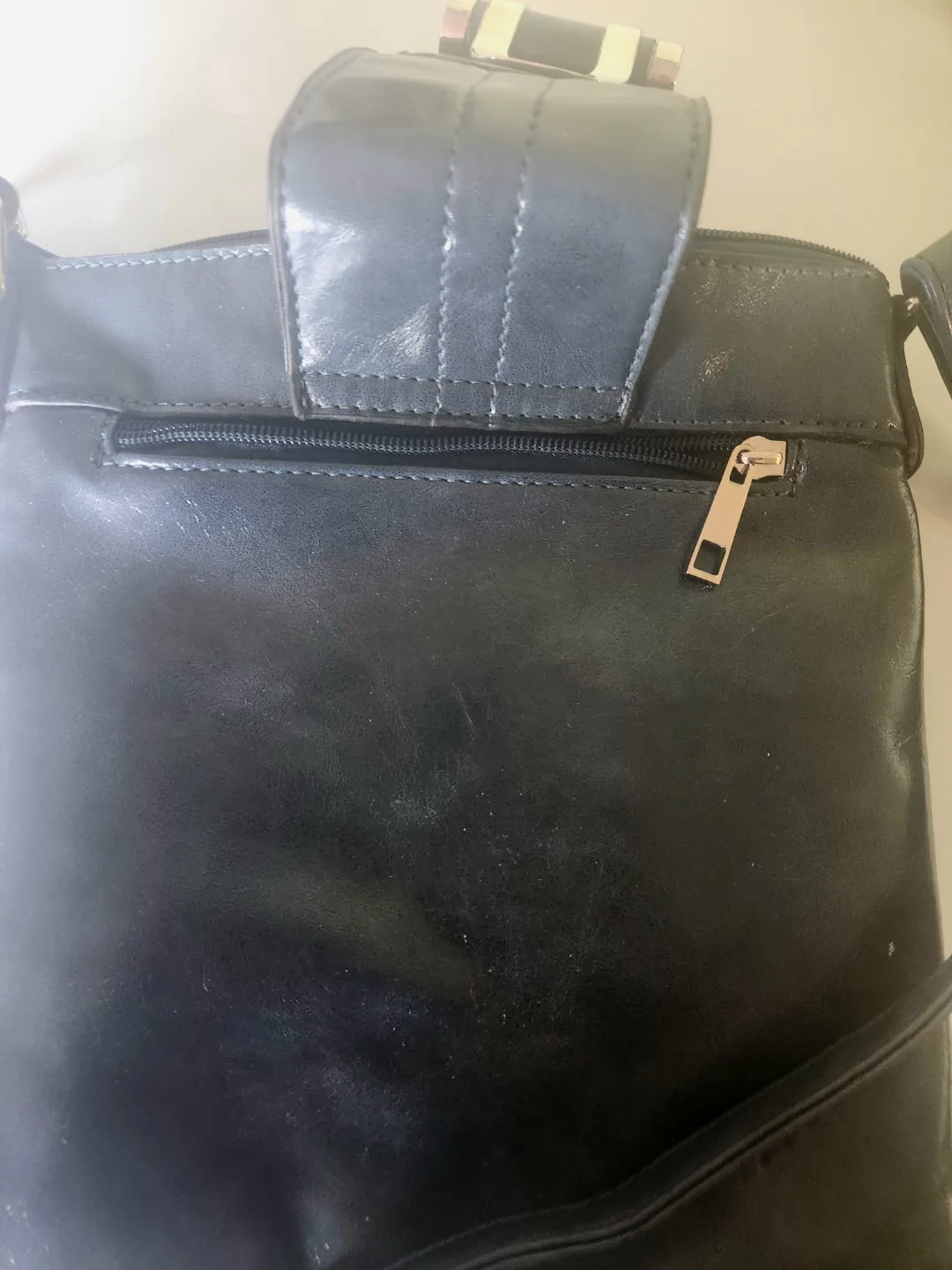 # freecycle  🌼 Dark blue Leather Crossbody Bag image indicator(5)