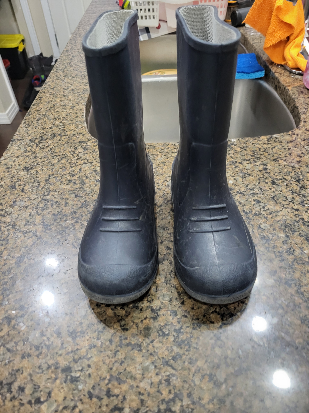 Kids' Size 7 Black Rubber Boots