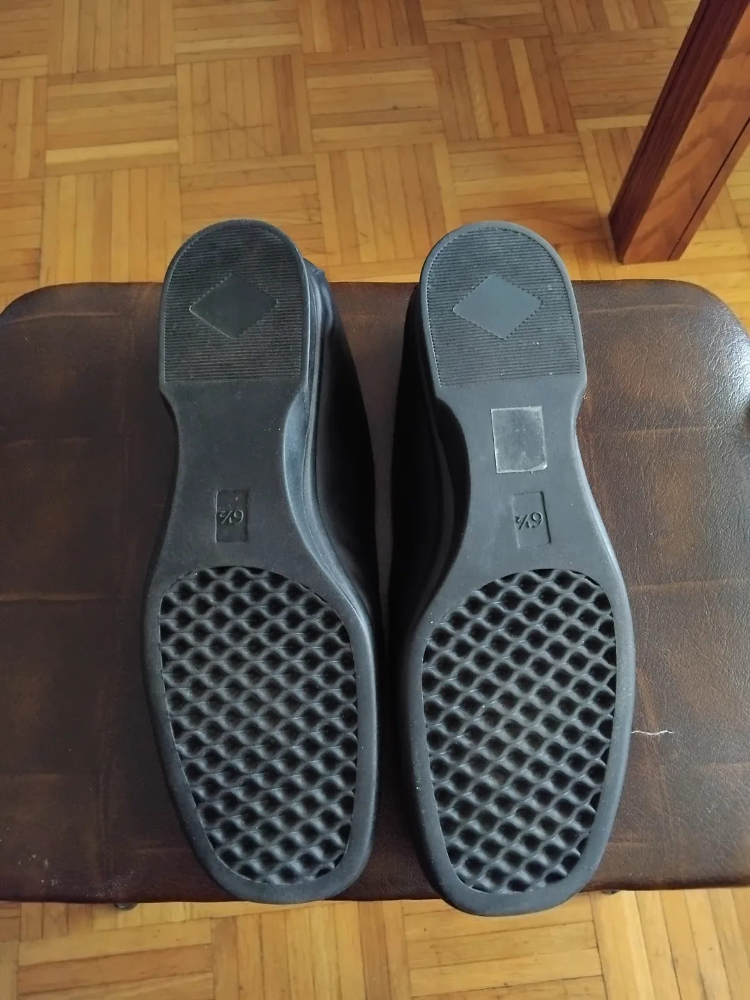 skypro  black leathet shoes - cabin crew flat shoes US9 Women image indicator(5)