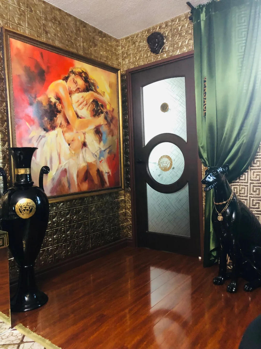 Versace Home Decor Set: Black Vase and Dog Statue image indicator(5)