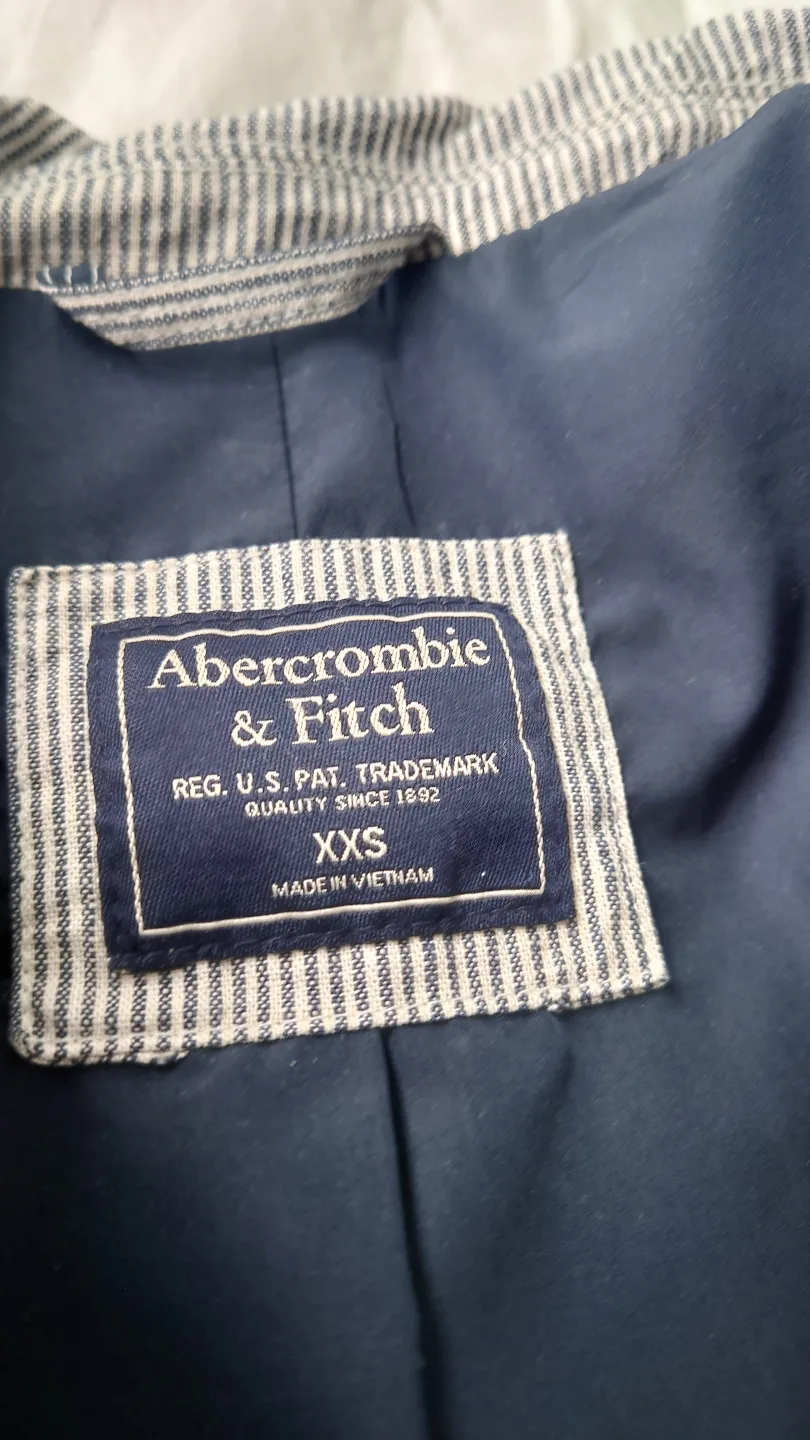 Abercrombie & Fitch XXS Striped Blazer image indicator(3)