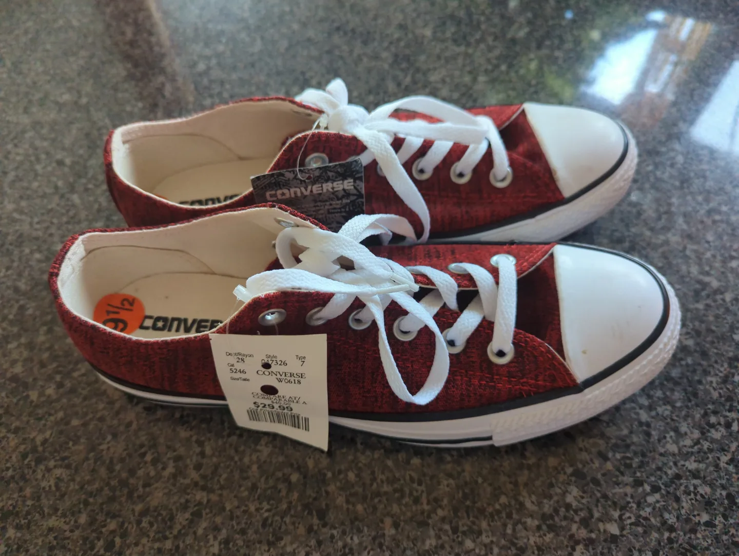 Converse Chuck Taylor All Star Low Top Sneakers - Size 9 1/2 thumbnail