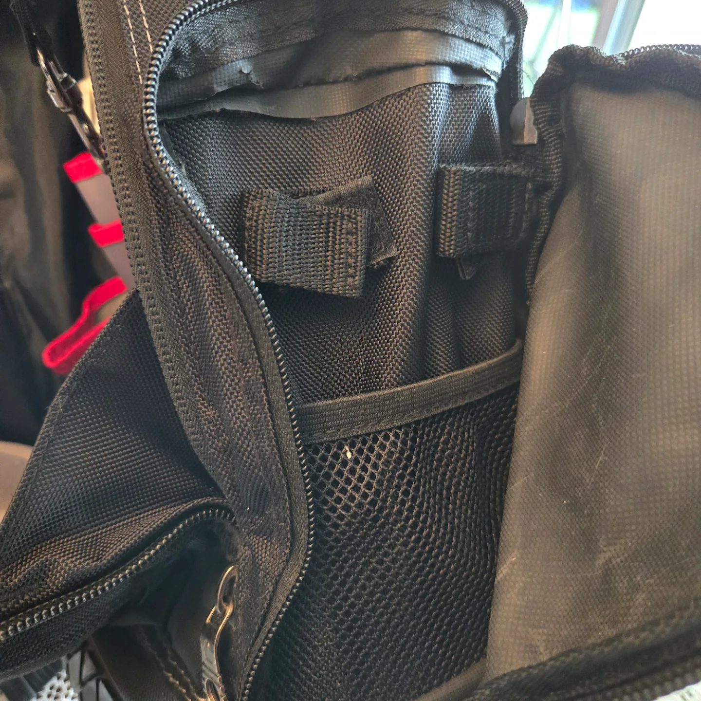 Husky Tool Backpack image indicator(8)