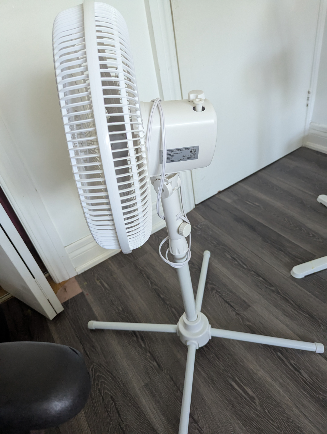 Standing Fan - Excellent Condition - photo 2
