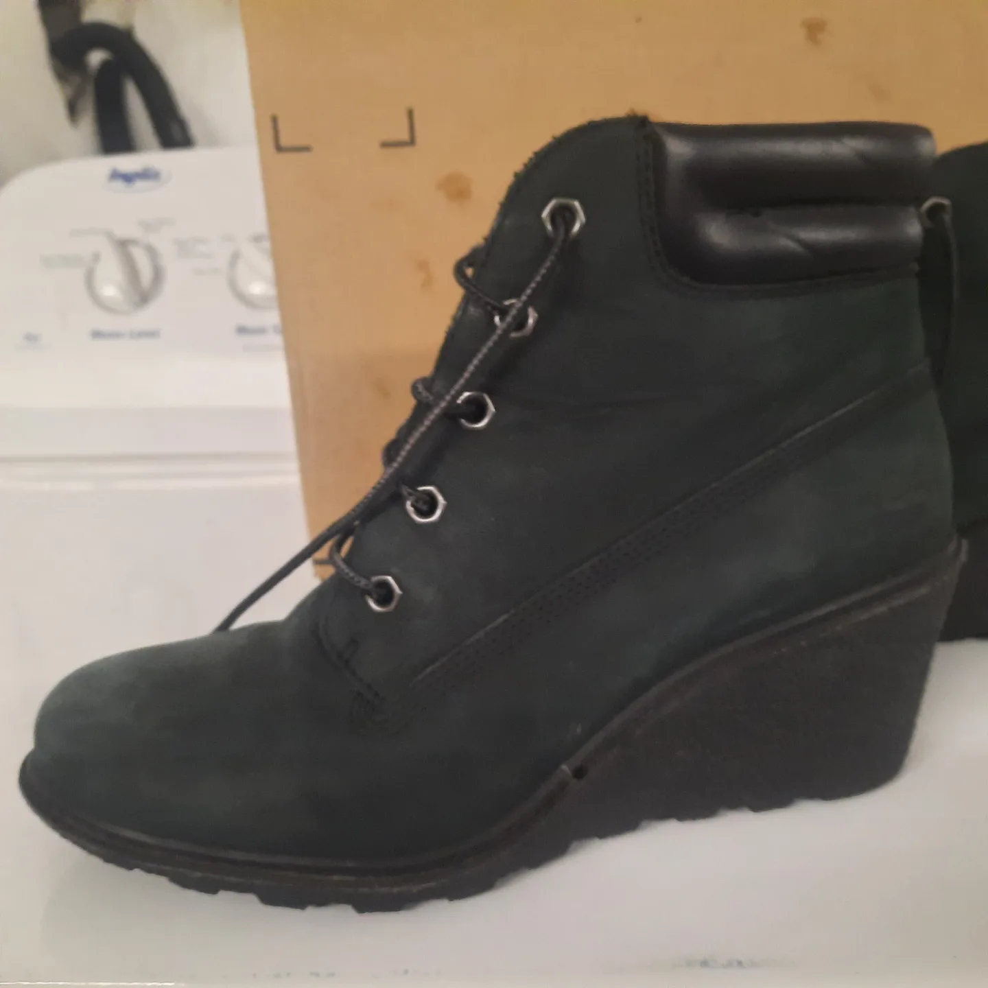 Women's Timberland Black Wedge Boots - Size 7 image indicator(4)