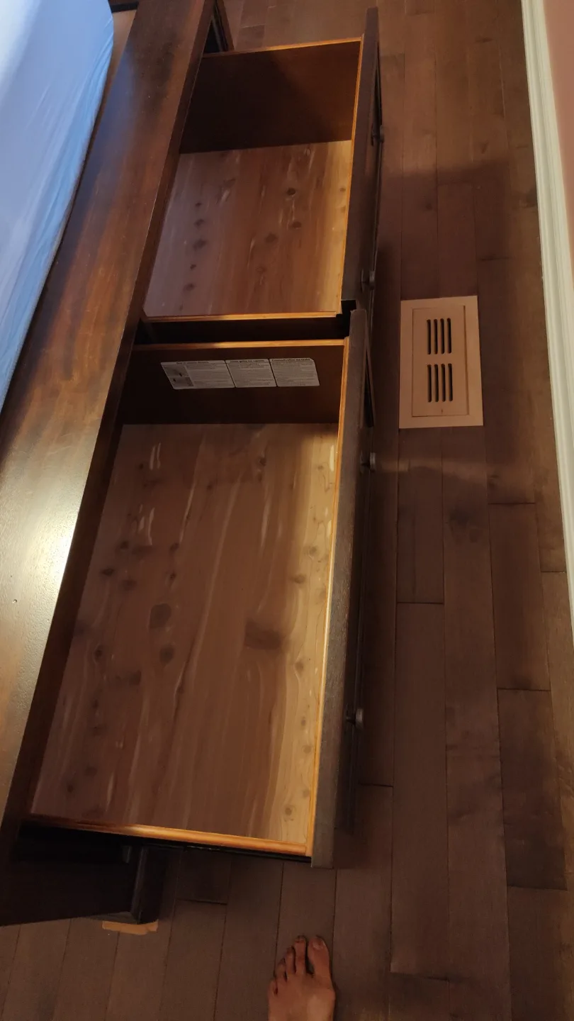 🏒Two Raelyn Queen-size beds with storage drawers image indicator(5)