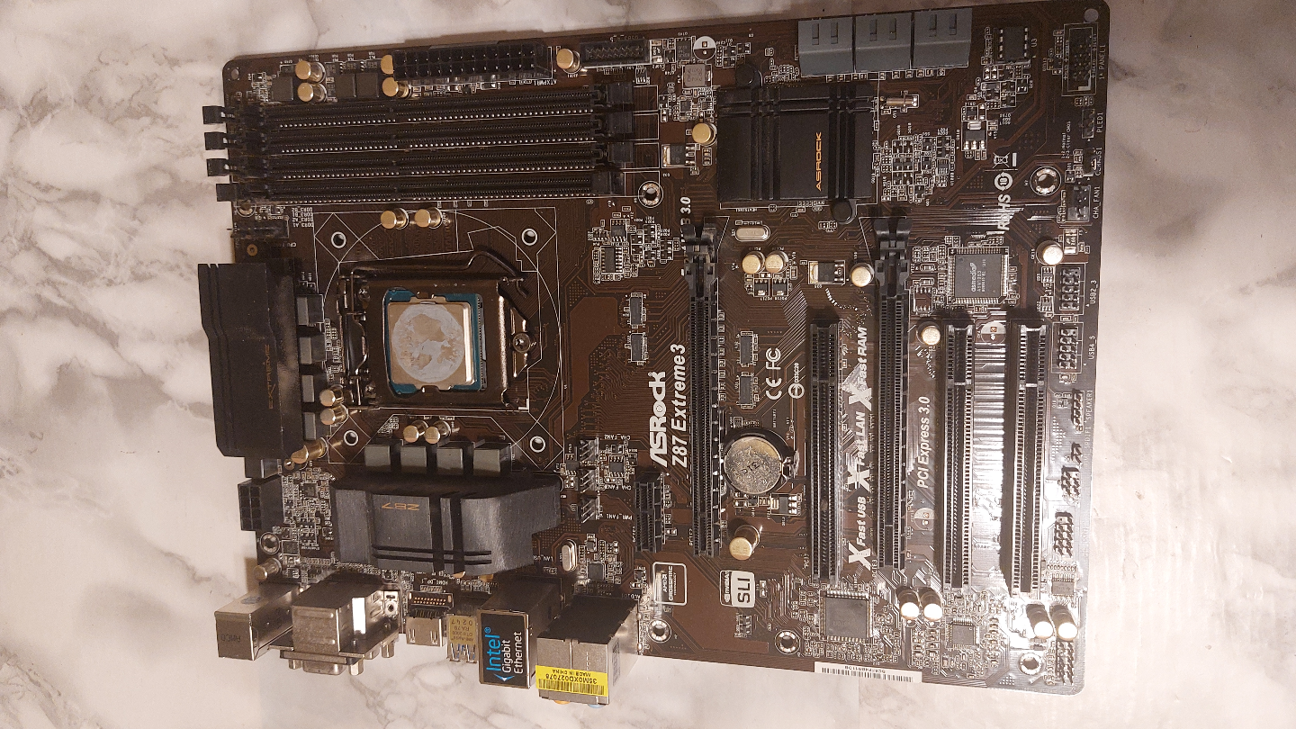 ASRock Z87 Extreme3 Motherboard