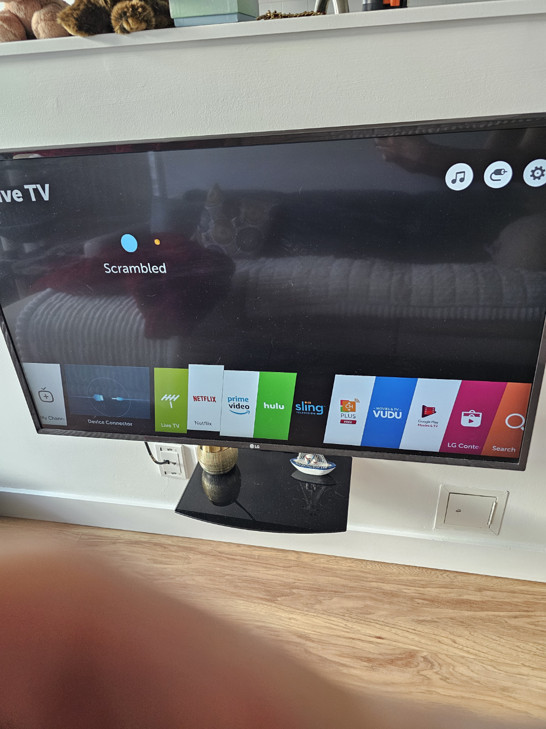 LG 43-inch Smart TV with Remote - photo 5