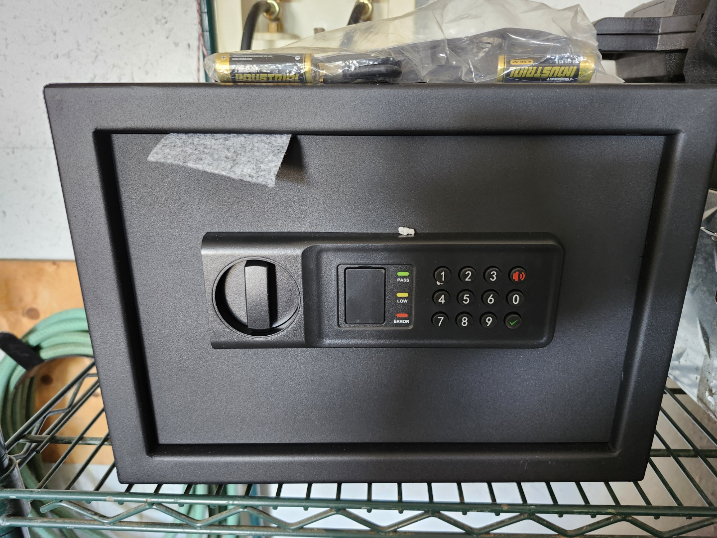Uline H-8937 Digital Safe