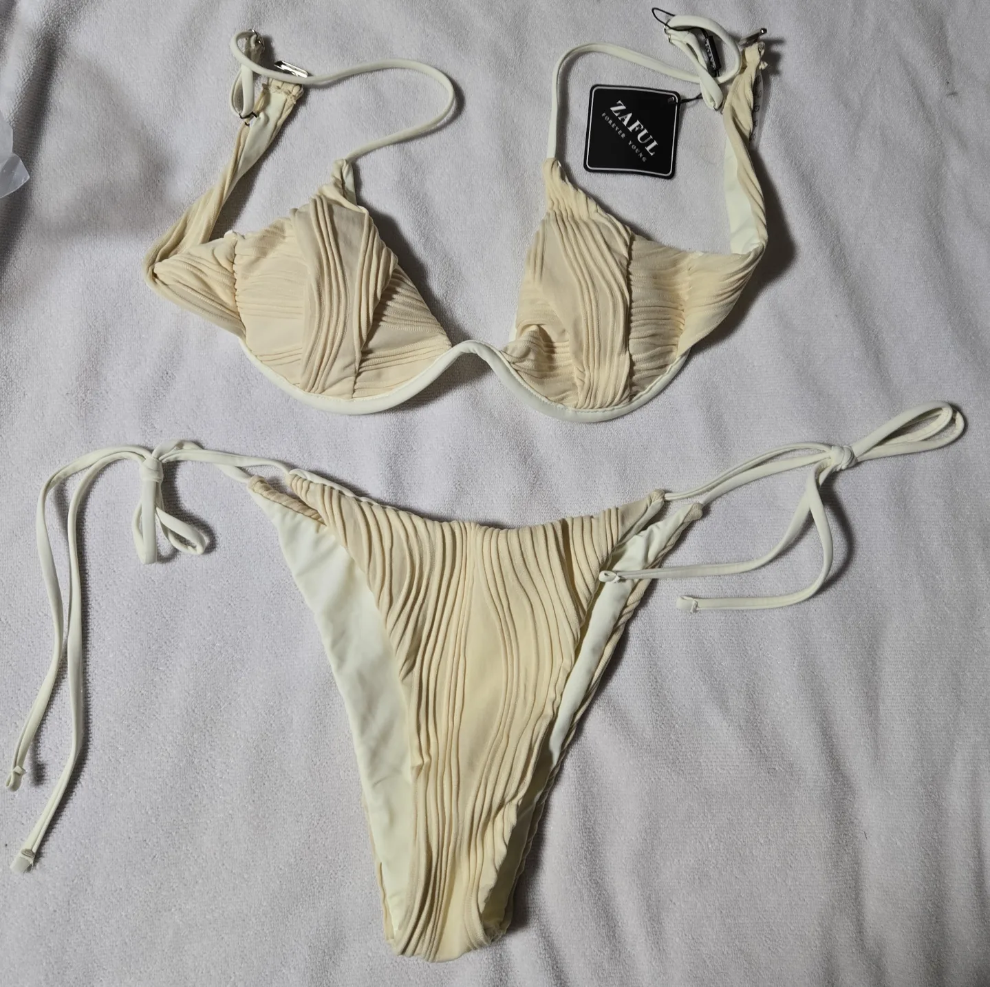 Zaful Cream Textured Underwire Bikini Set - Size S image indicator(3)