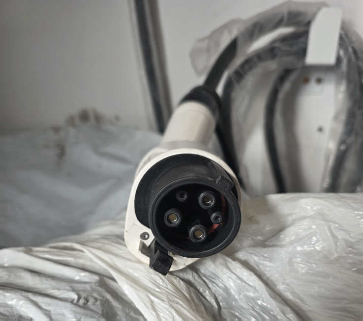 VEVOR Level 2 EV Charger - 32 Amp 240V - photo 2