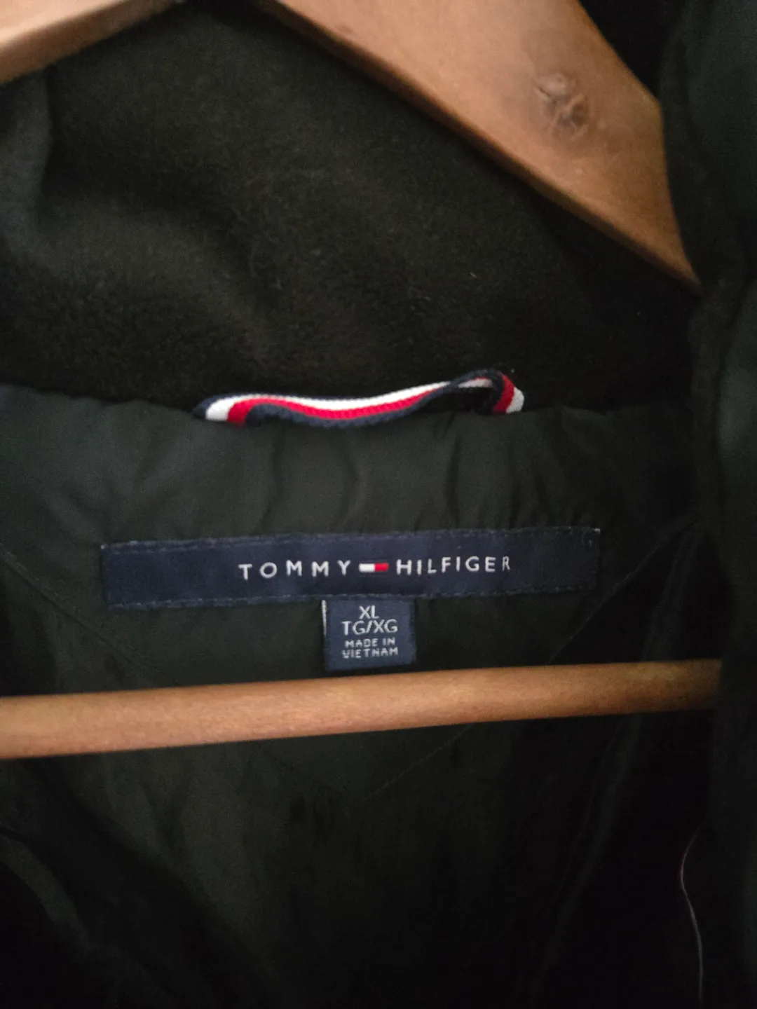 Tommy Hilfiger Women's Black Puffer Jacket with Faux Fur Hood image indicator(4)