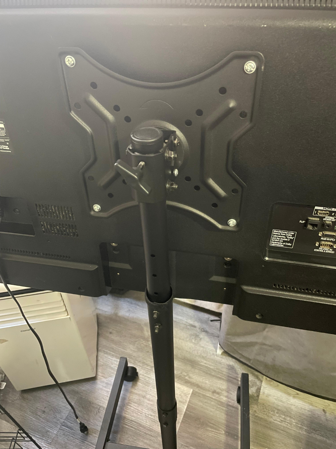 42 inch LG TV on Rolling Stand - photo 2