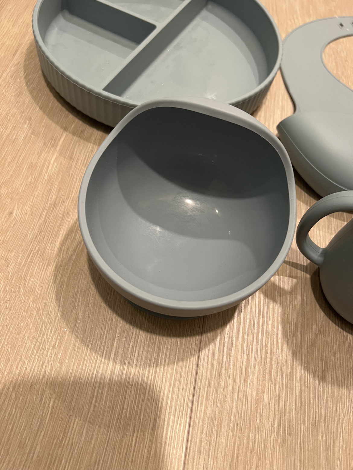 Silicone Baby Feeding Set - Plate, Bowl, Cup, Bib - Dusty Blue - photo 3