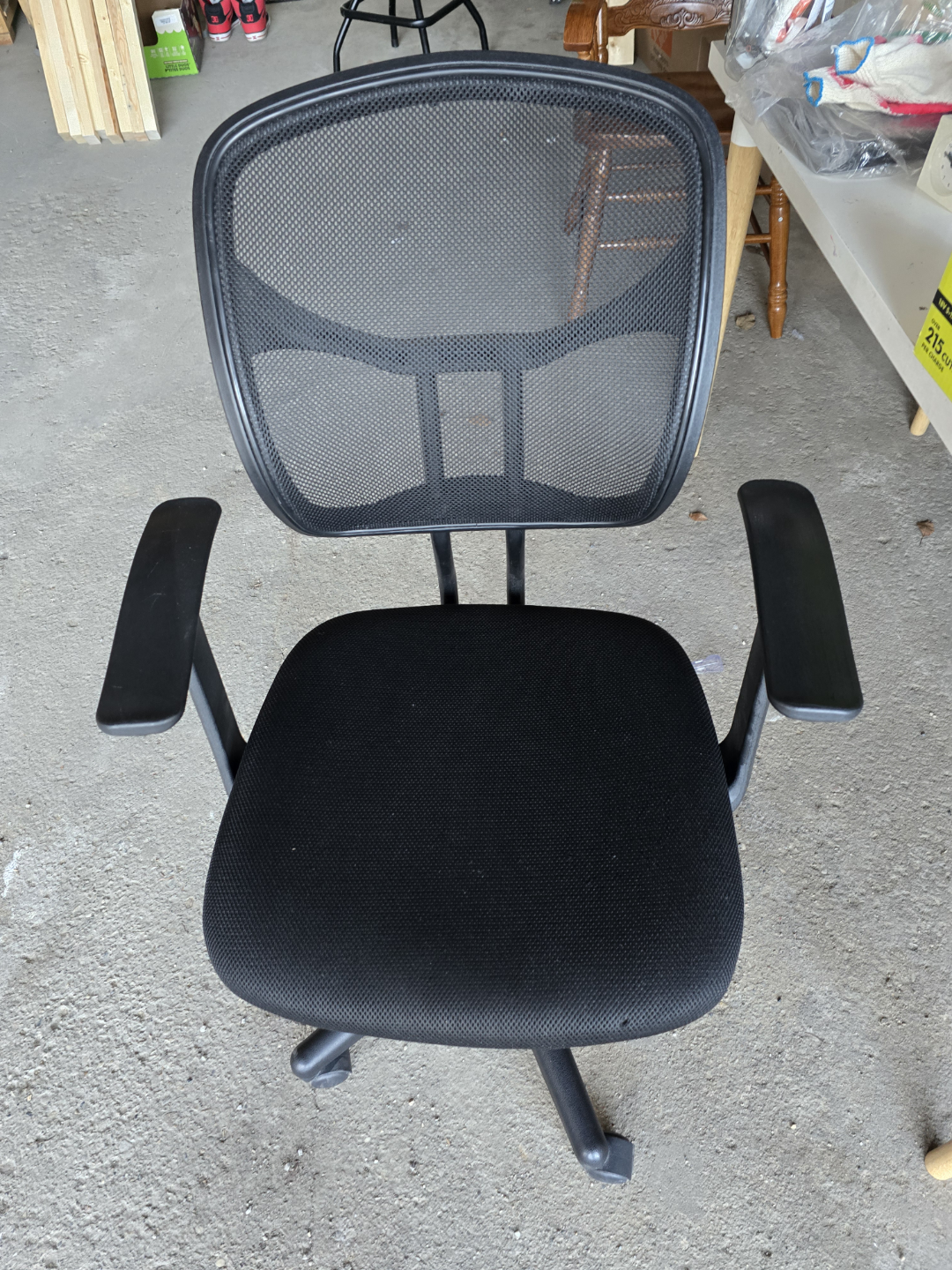 Black Mesh Office Chair - photo 2