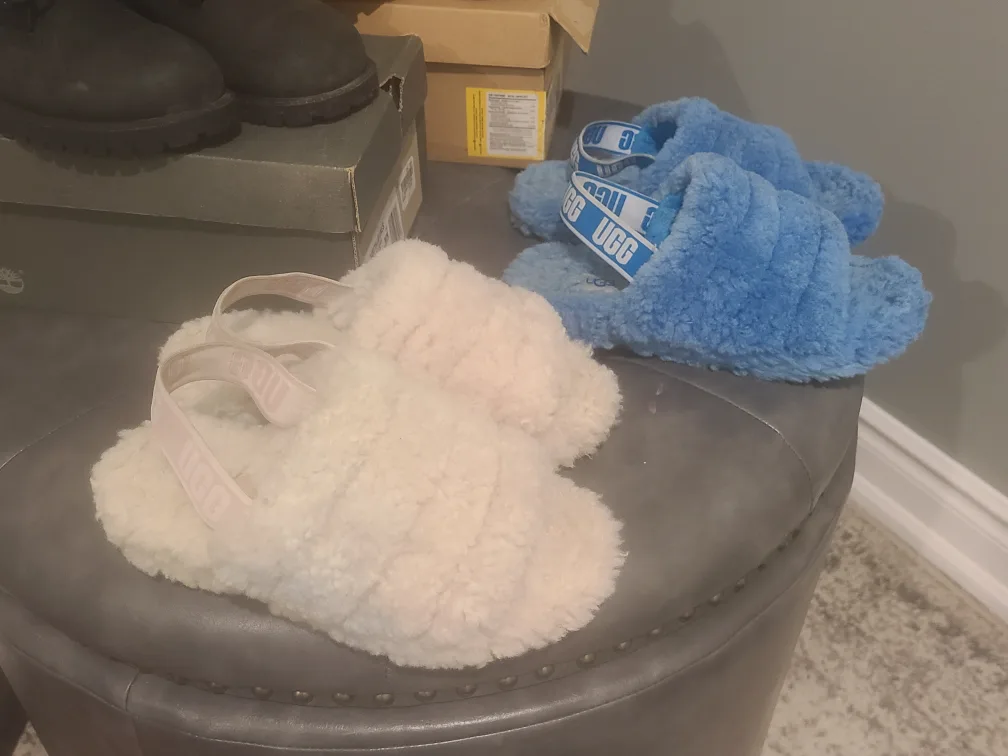 🇨🇦 Jordan's Ugg Nike Adidas Timberland bundle - size 6 image indicator(2)