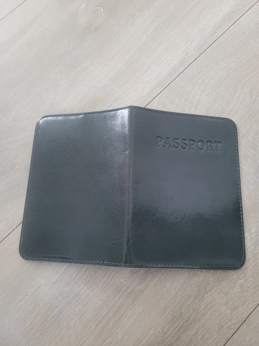 Jack Georges Passport Holder image indicator(3)