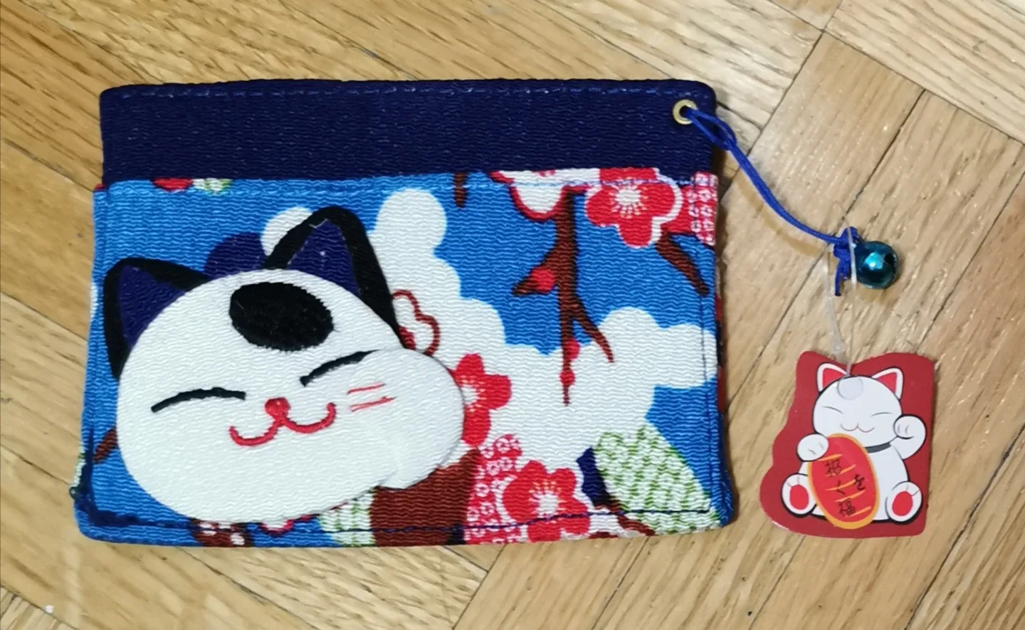 Adorable Maneki-neko Coin Purse thumbnail