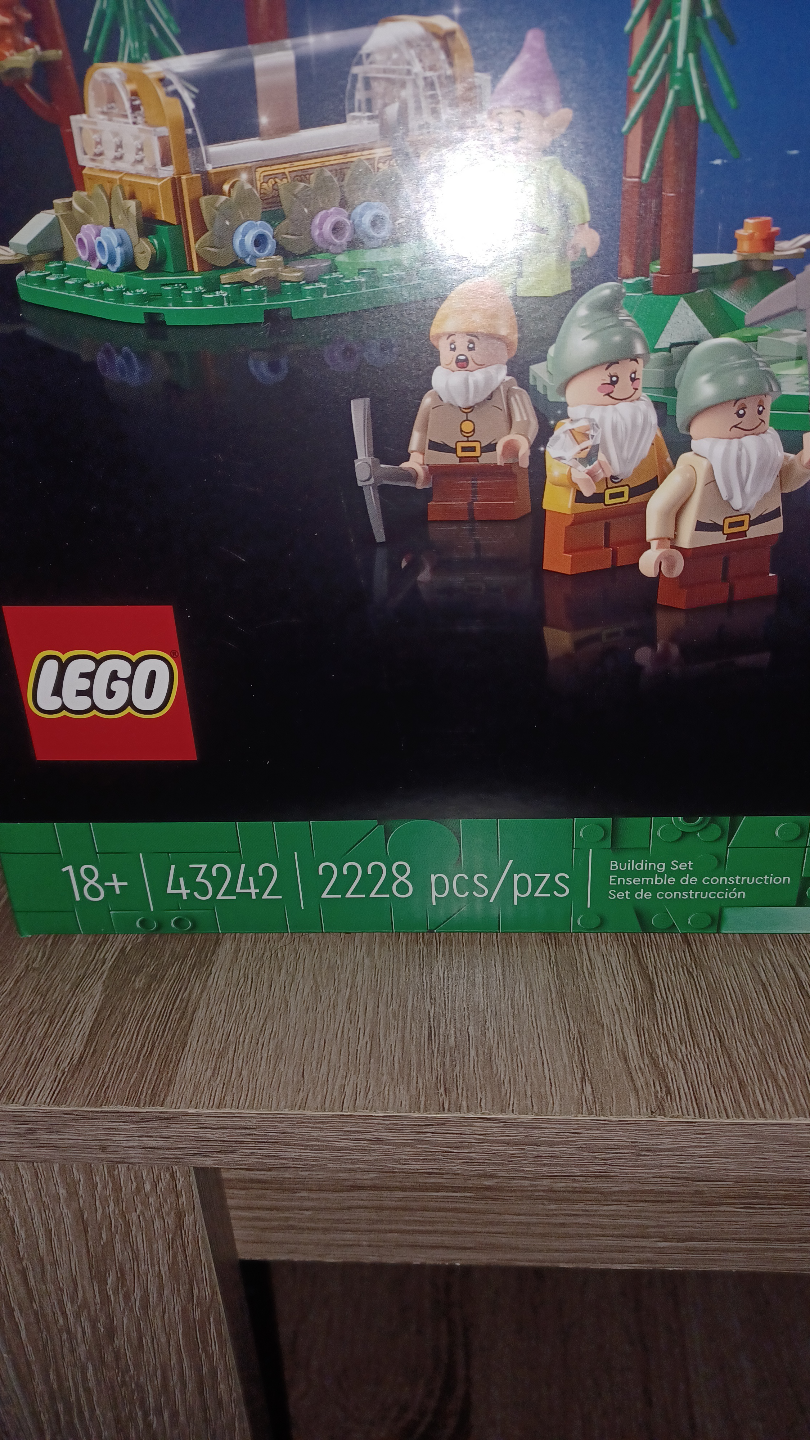 LEGO Disney Snow White's Enchanted Cottage 43214 - 2228 Pieces - photo 3