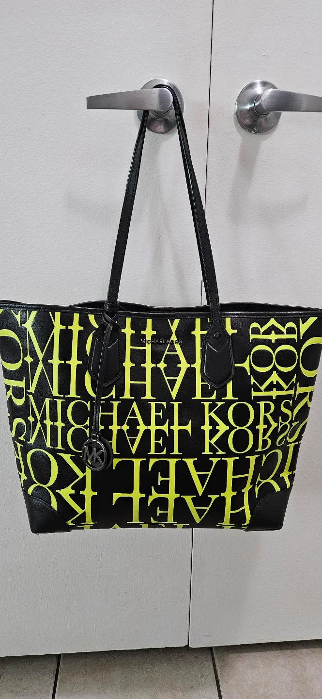 Set of Michael Kors Large Tote Bag + Matching Wallet thumbnail