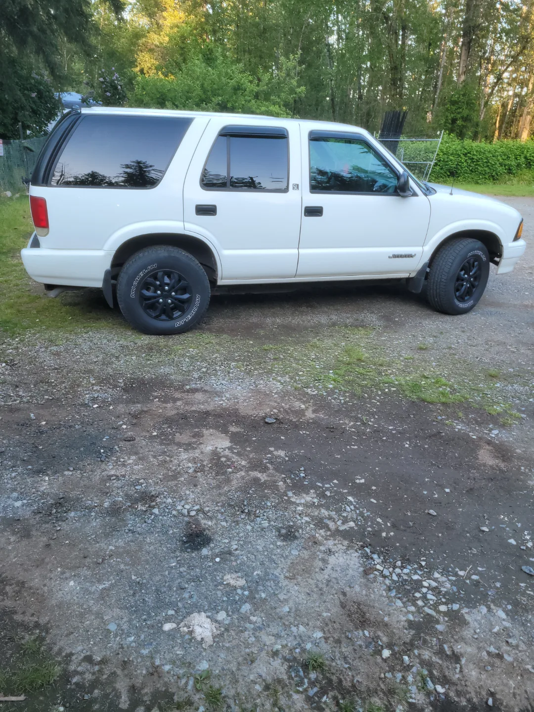 2000-2004 GMC Jimmy SUV thumbnail