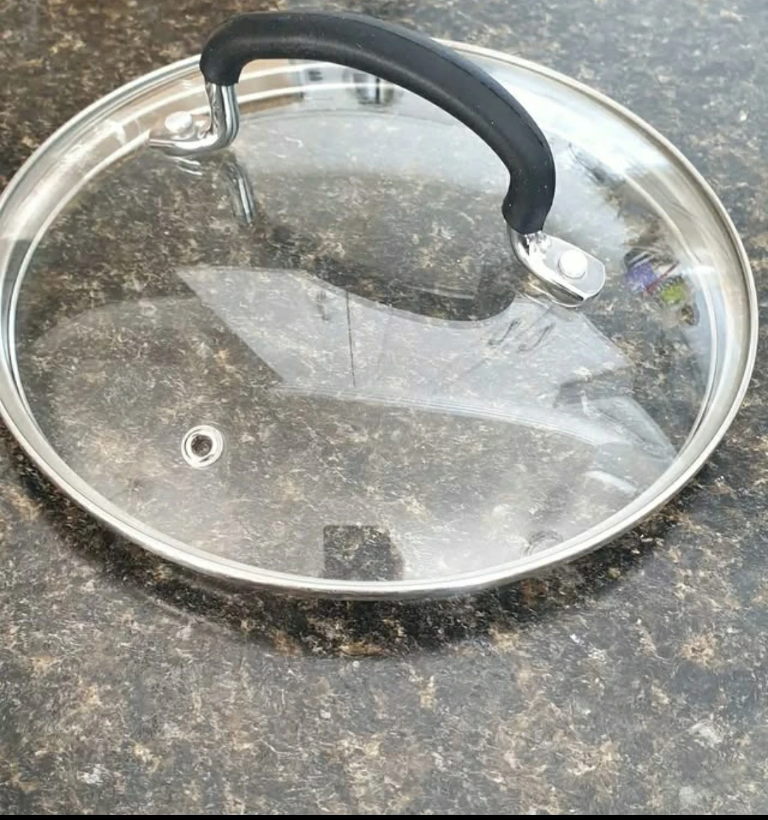 Glass pot lid, 7 3/4" inside rim🧡