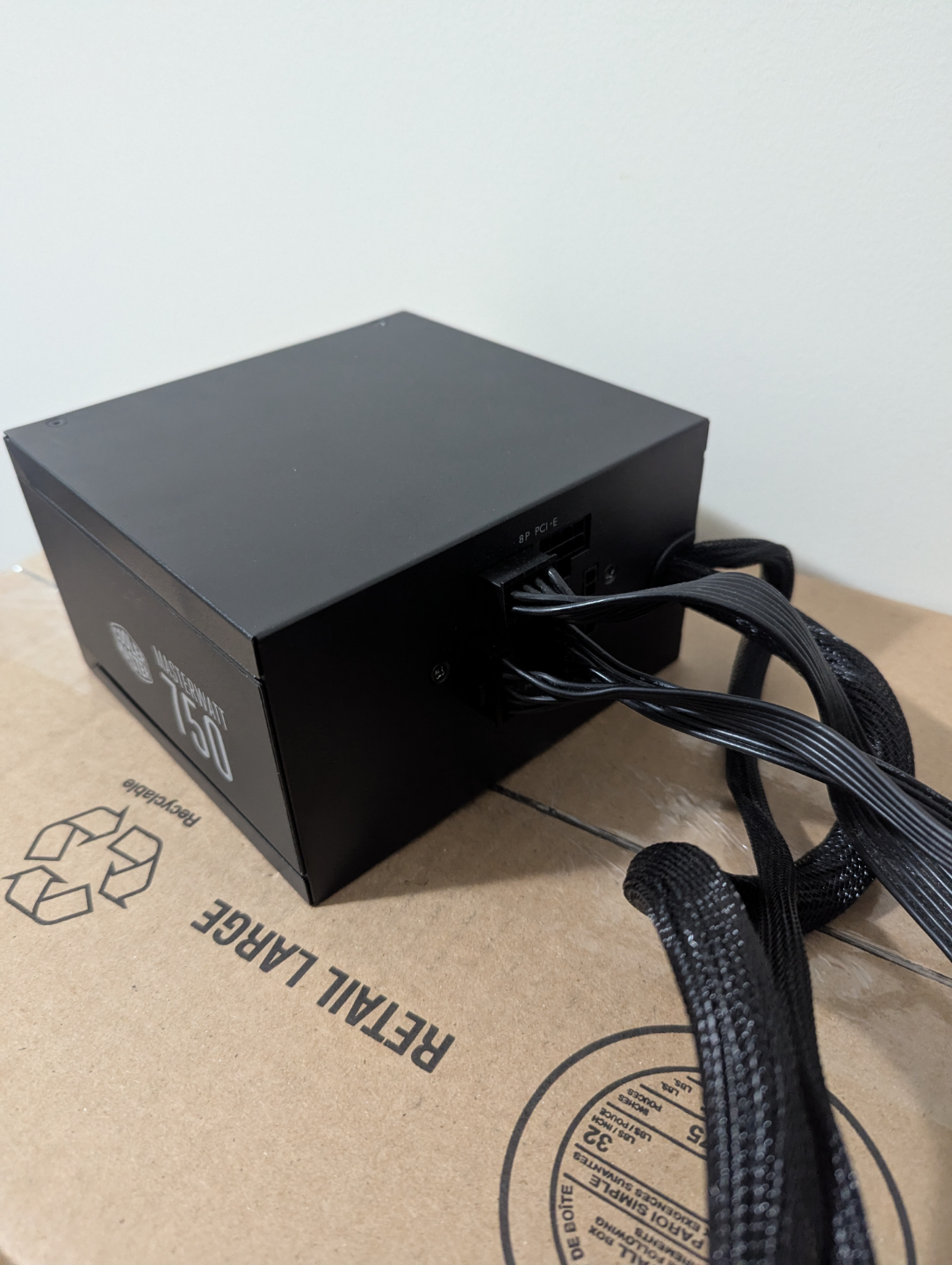Cooler Master Masterwatt 750 80+ Bronze PSU - photo 2