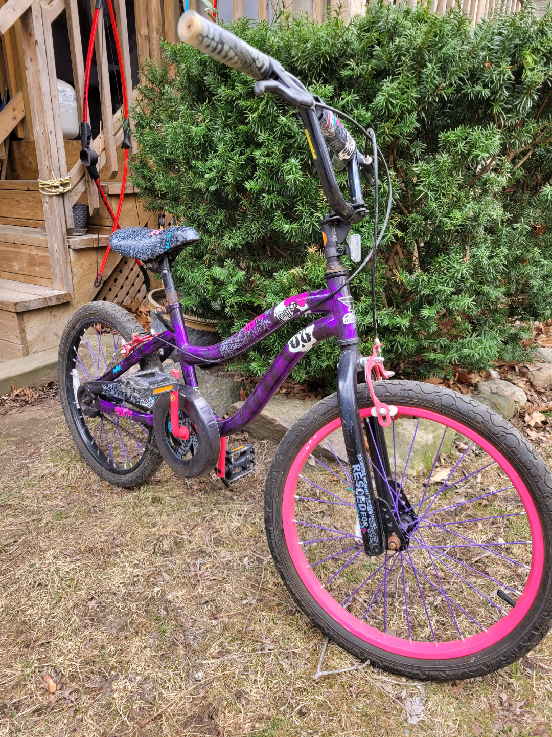 Girls' Huffy 20-inch Purple Bike