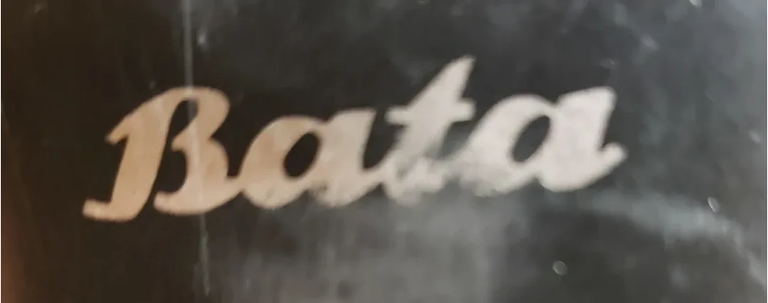 Gorgeous Bata shiny black pumps image indicator(3)