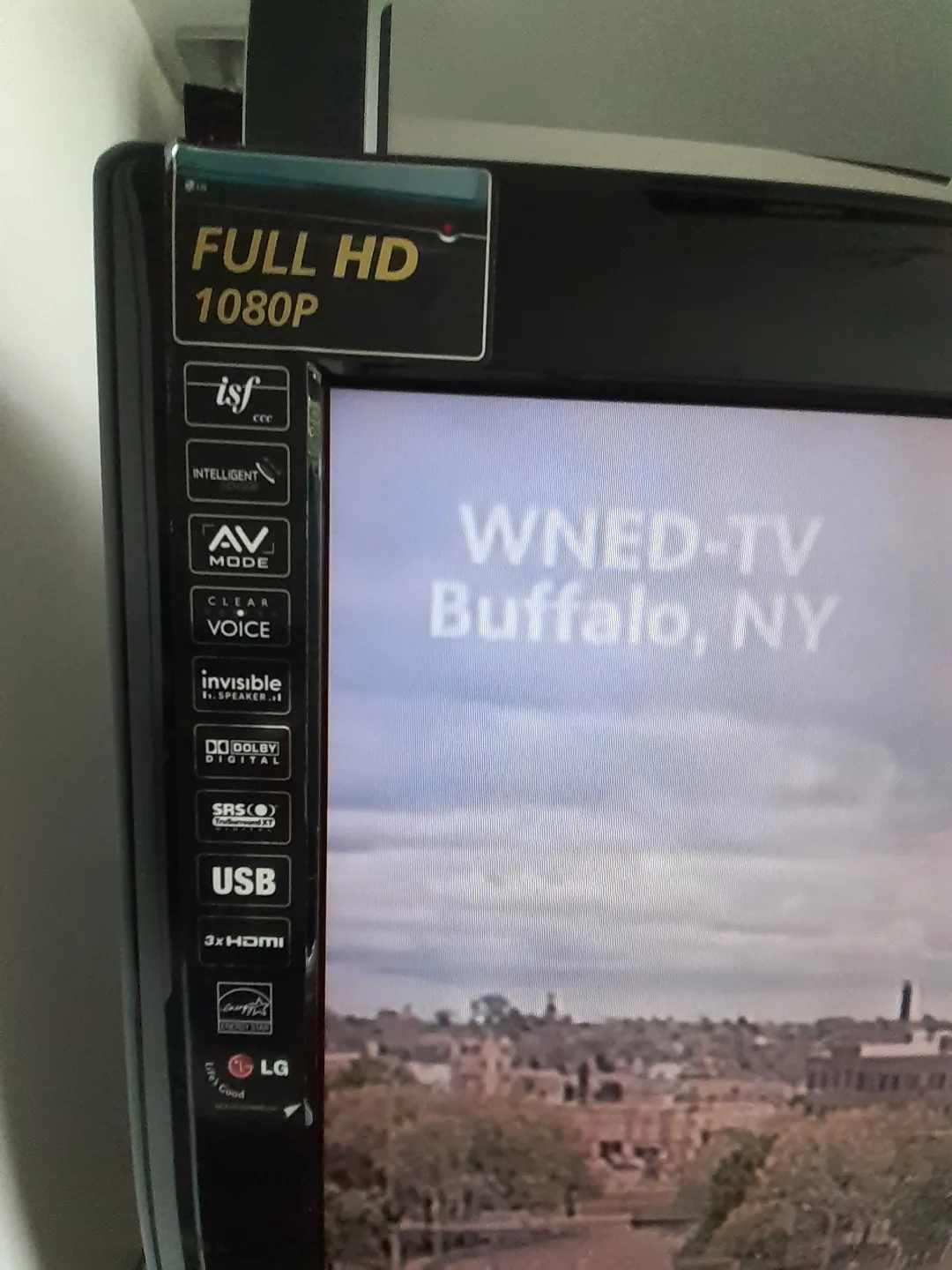 LG Full HD 1080p TV thumbnail