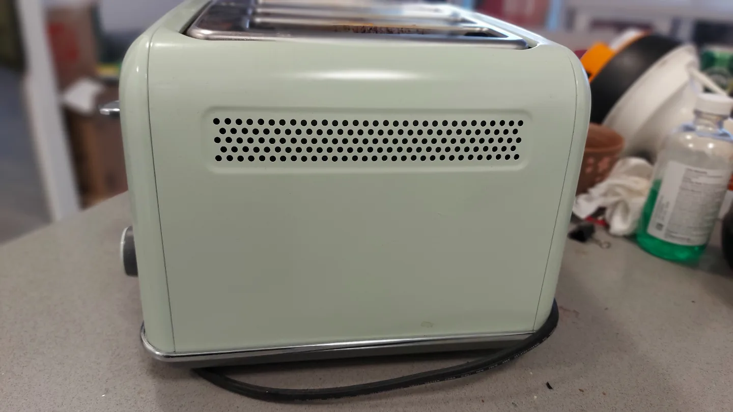 Buydeem 4 slice toaster, like new in green image indicator(4)
