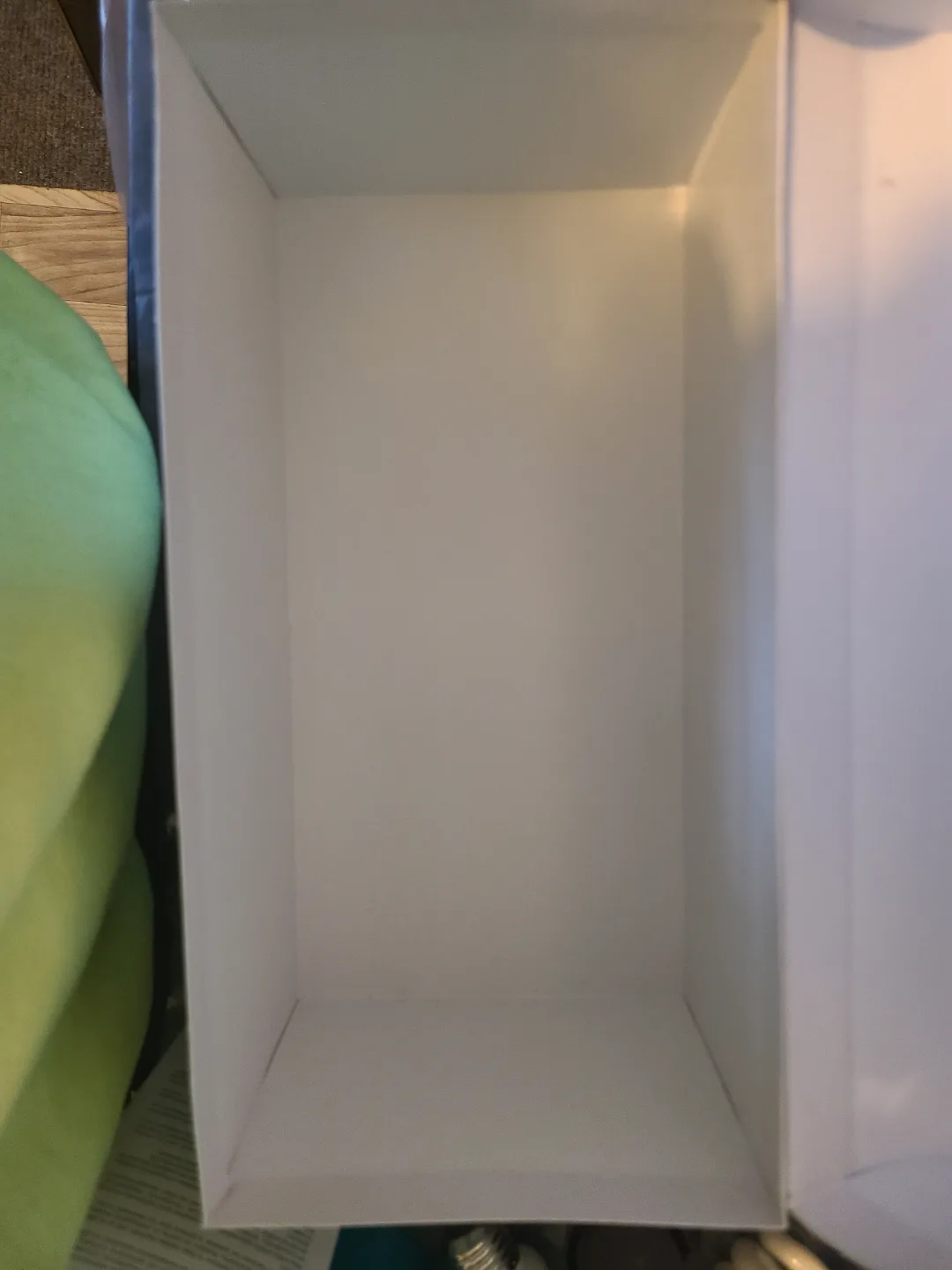 White Wedding Favor Box with Rhinestone Bow image indicator(4)