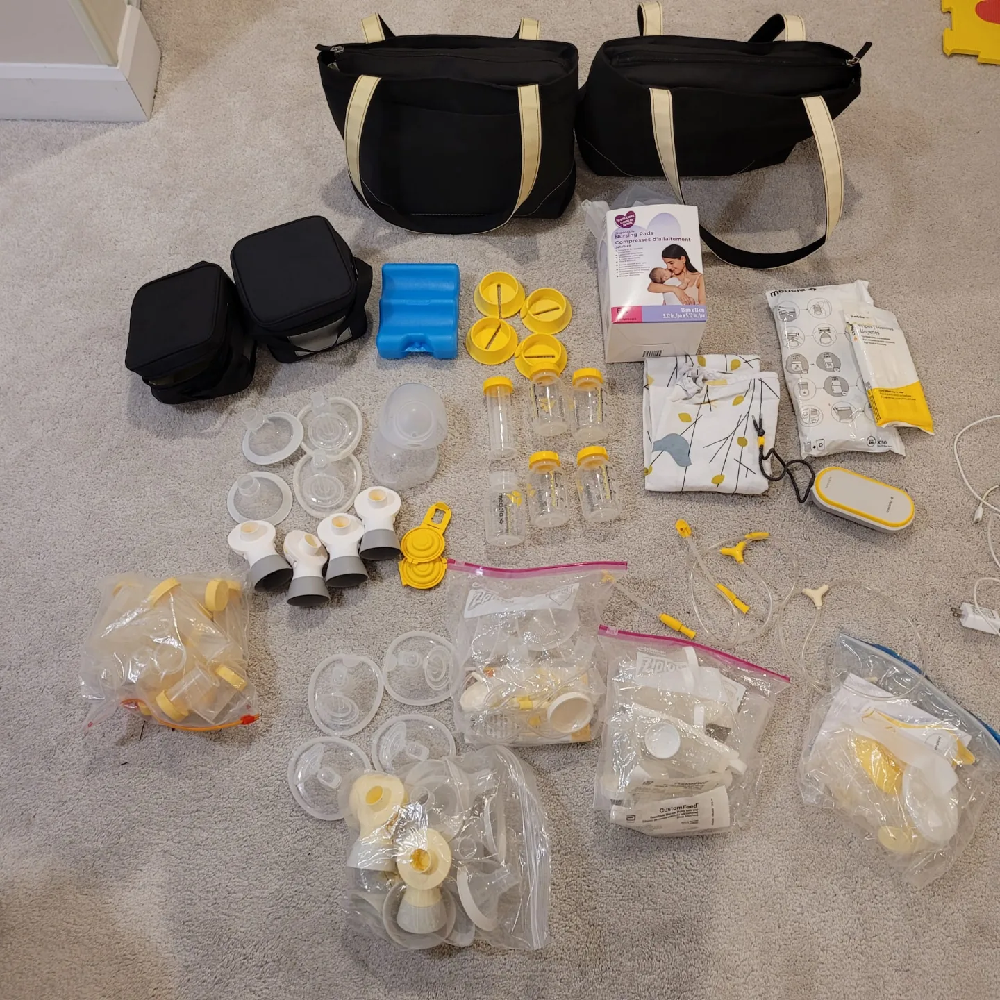 Medela Freestyle Double Electric Breast Pump with Accessories image indicator(3)