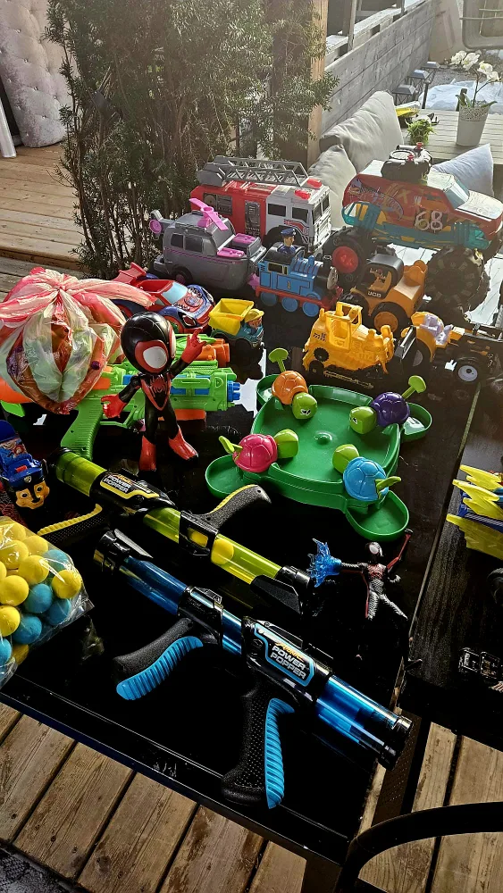 🇨🇦 Toys for kids - Paw patrol, Superheroes  80$ for all image indicator(4)