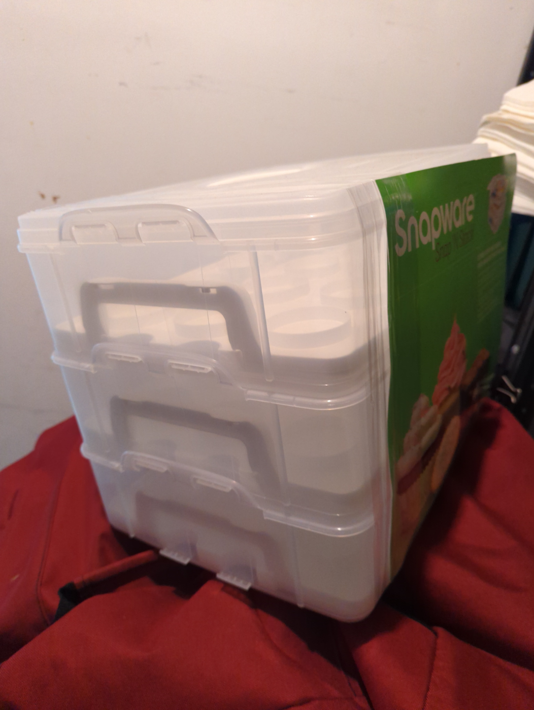 Snapware Snap 'N Stack Cookie & Cupcake Carrier 🏒 - photo 2