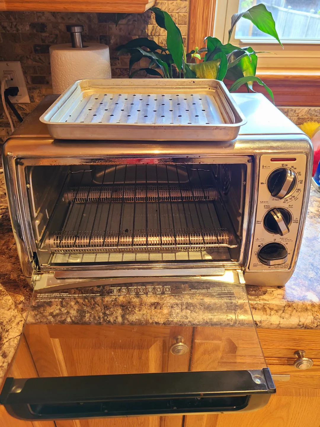 Black & Decker 4-Slice Toaster Oven thumbnail