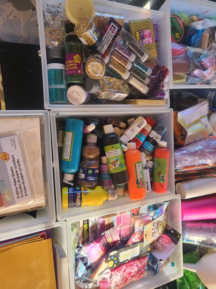 🇨🇦 Art and craft supplies, some used, some new- all for 50$ image indicator(5)