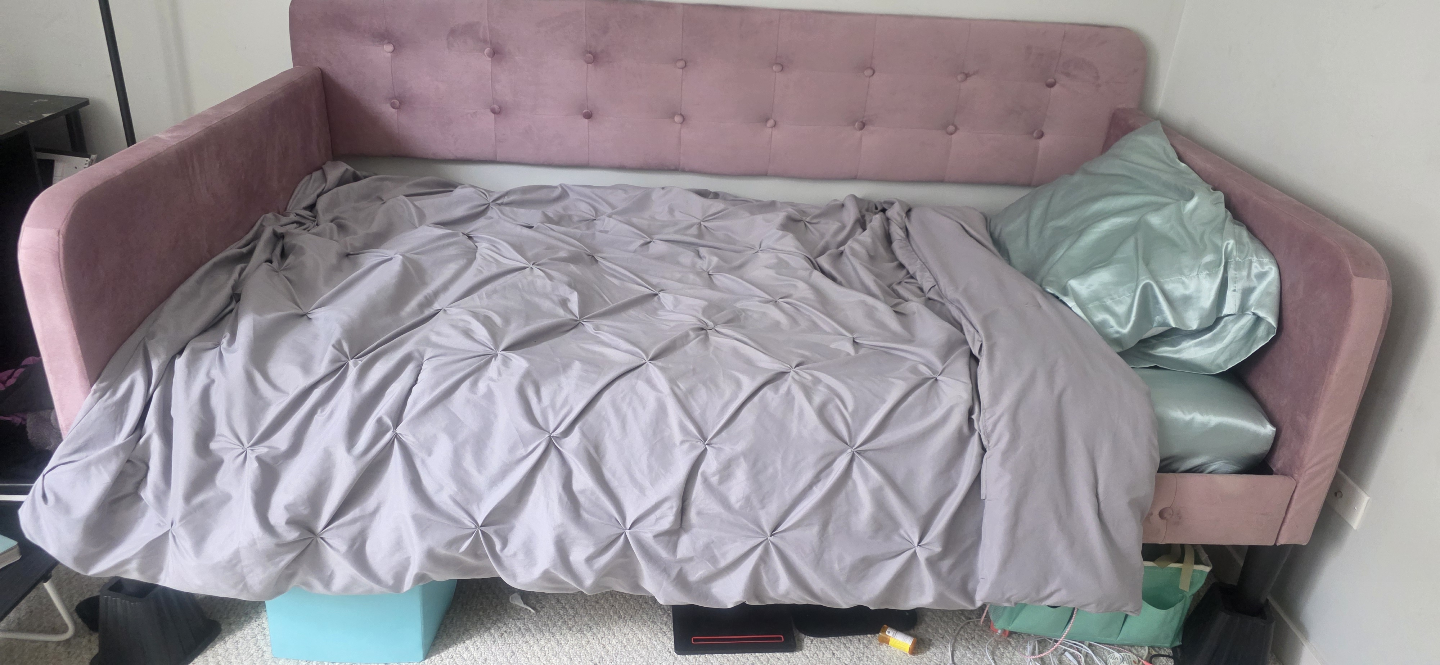 Pink Velvet Daybed - photo 3