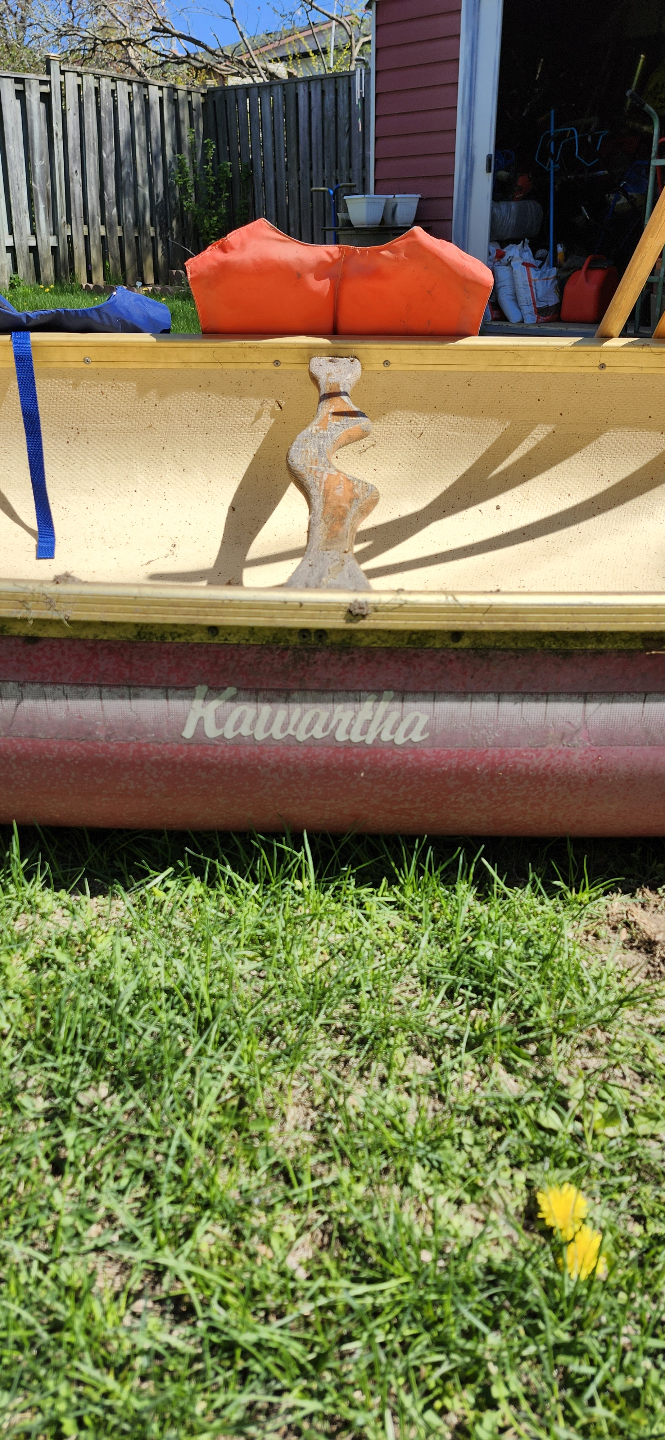 15.5 ft Fibreglass canoe with paddles and life jackets - photo 3