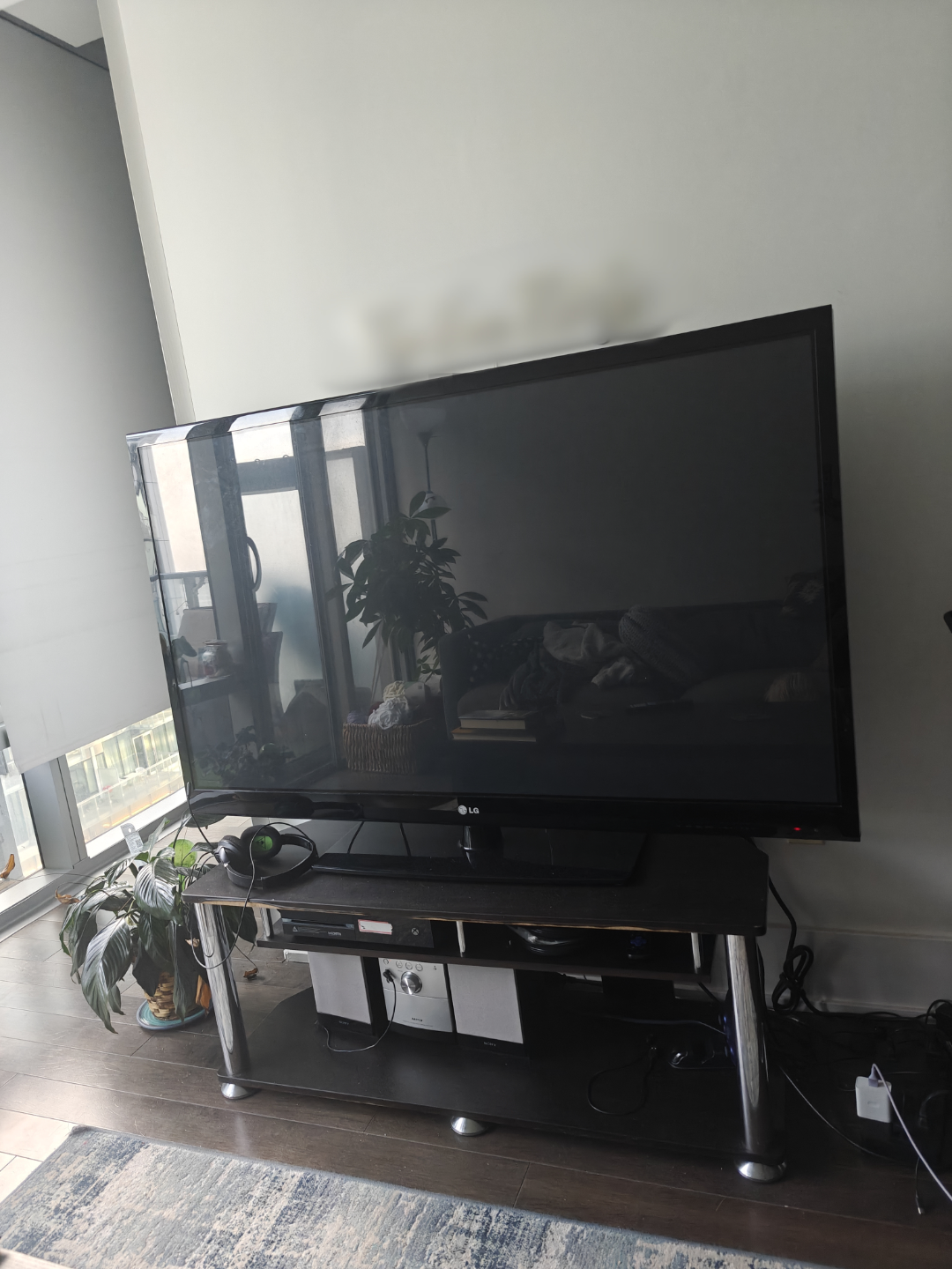 LG 55" LCD HDTV with Remote