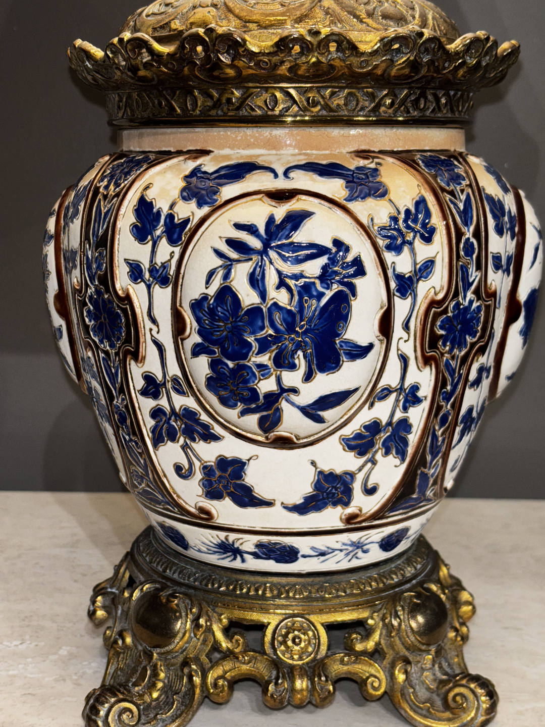 Antique porcelain and bronze blue and white table lamp - photo 2