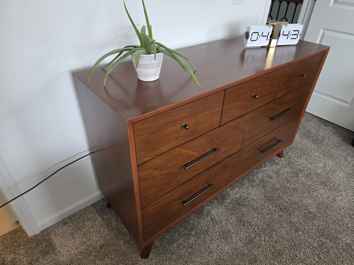 Mid-Century Modern Dresser - photo 2