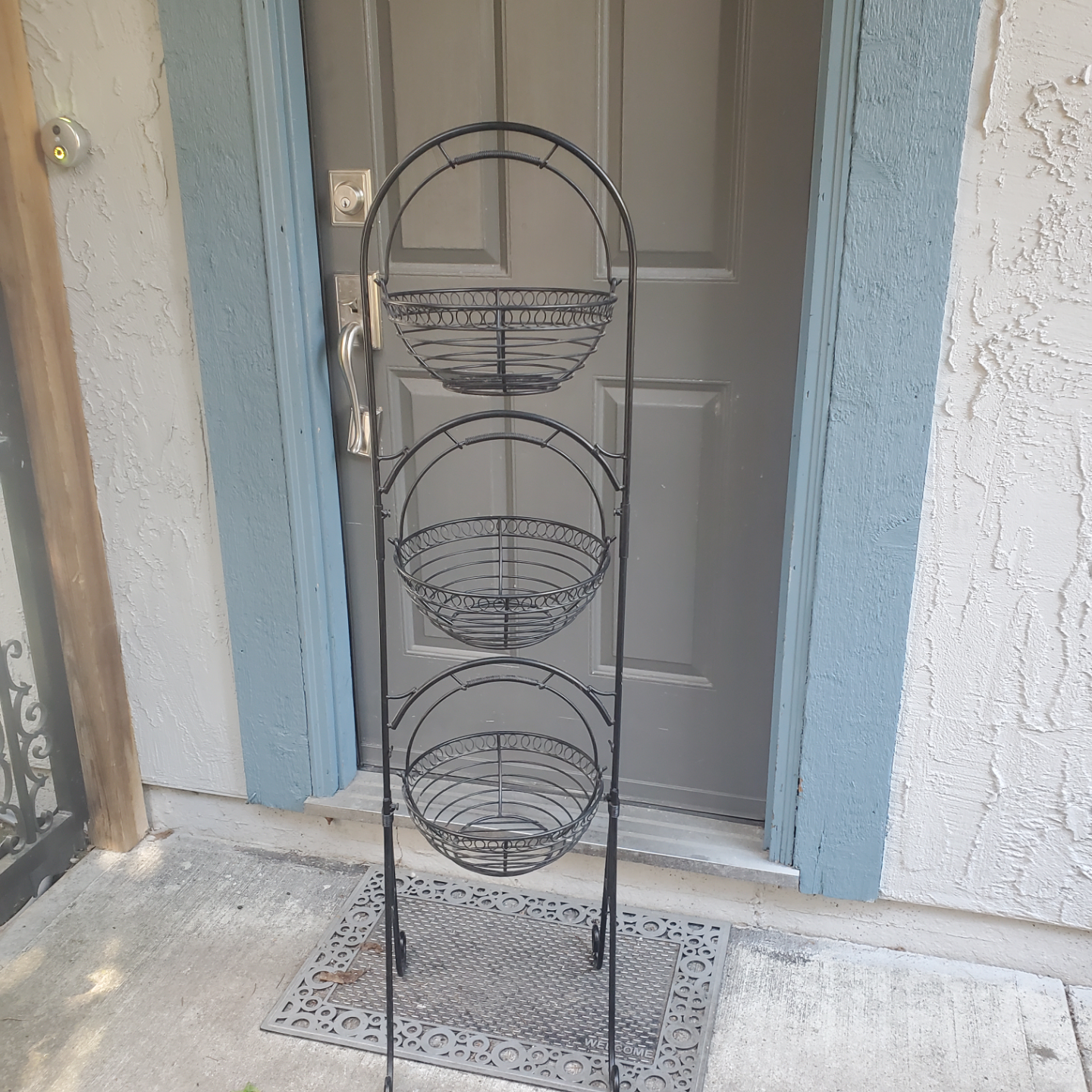 Black Metal 3-Tiered Fruit Basket Stand
