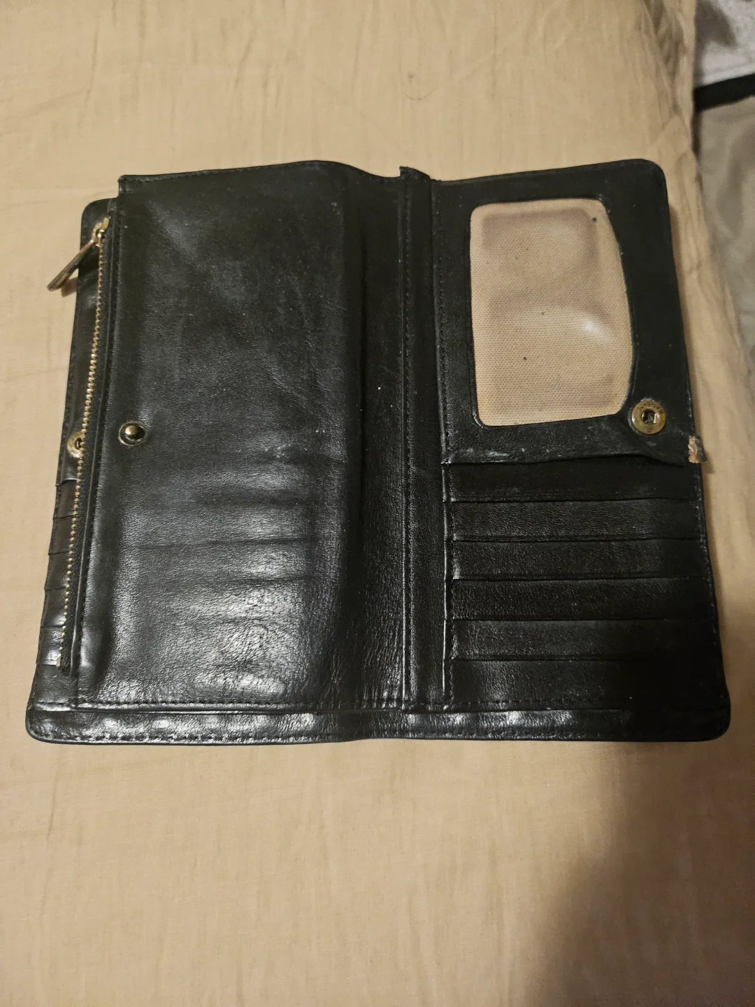 Michael Kors Leather women's wallet image indicator(2)