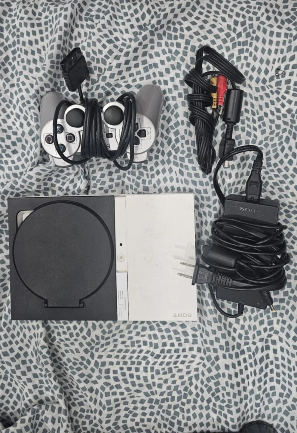PS2 Slim White with Modded Disk Top thumbnail