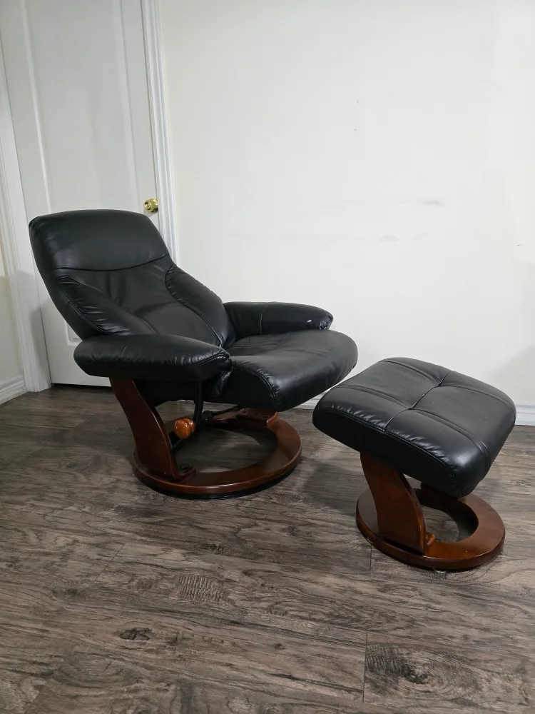 Recliner Chair and Ottoman Set - Black Leather image indicator(3)