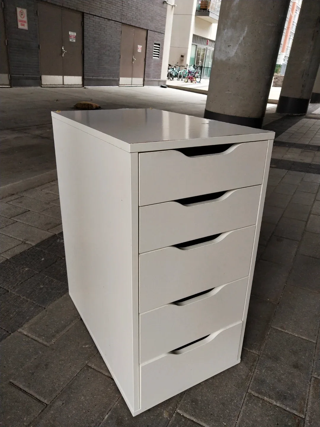 White 5-Drawer Chest of Drawers thumbnail